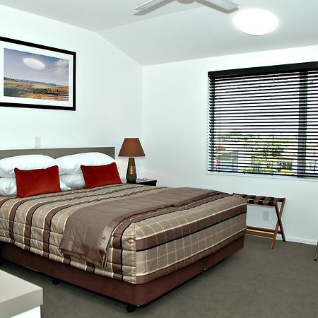 Craythornes Halswell Hotel Christchurch Exterior photo